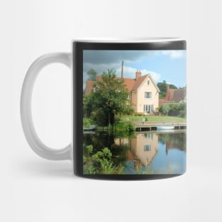 Lakeside cottage Mug